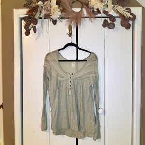 Women's Long Sleeve Top in Green